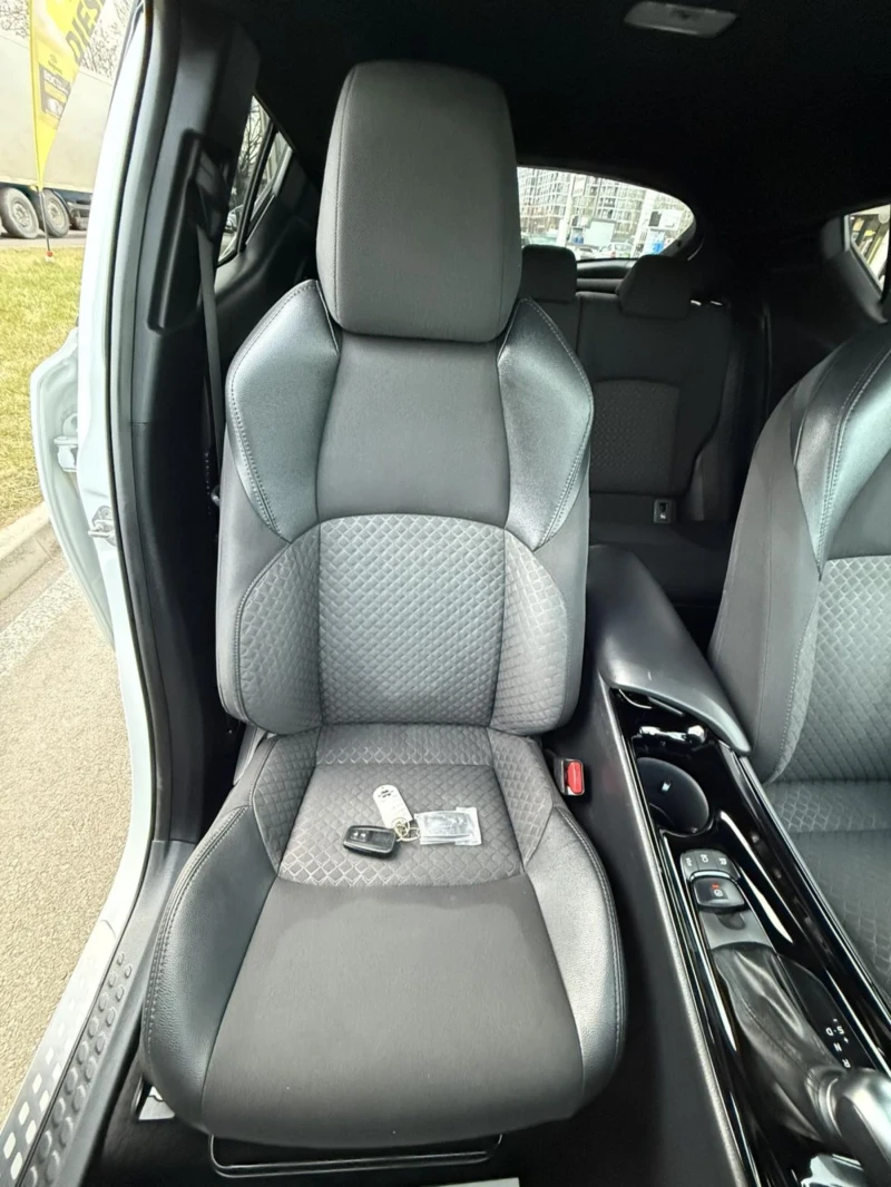 Toyota C-HR 2.0 184к.с HYBRID 88000км, снимка 9 - Автомобили и джипове - 53463097