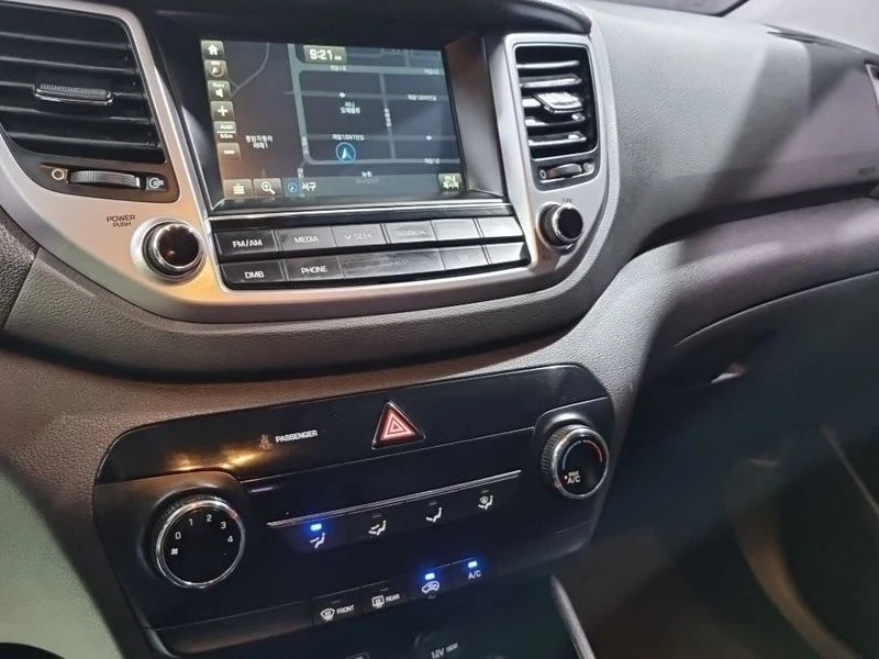 Hyundai Tucson Diesel 2.0 2WD| 134к.с., снимка 8 - Автомобили и джипове - 56125825