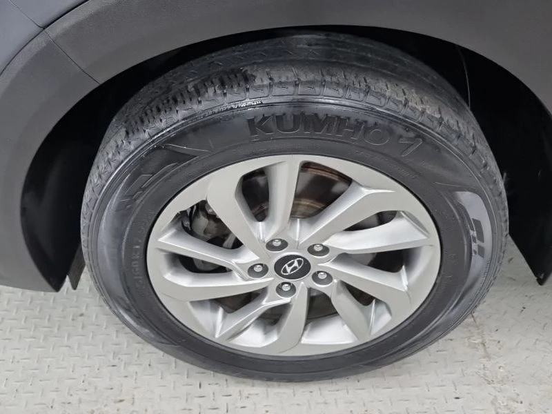Hyundai Tucson Diesel 2.0 2WD| 134к.с., снимка 16 - Автомобили и джипове - 56125825