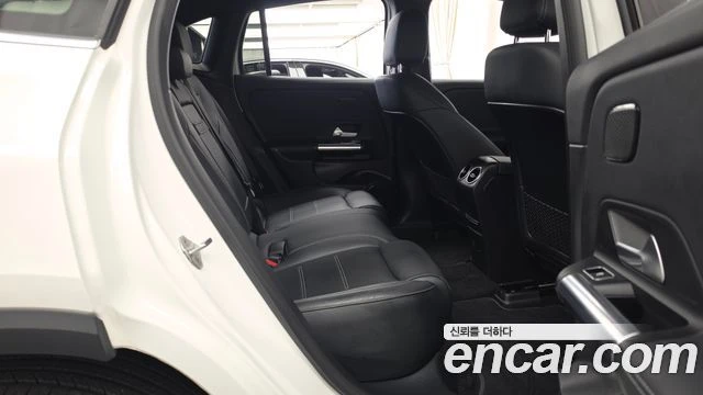 Mercedes-Benz EQA, снимка 12 - Автомобили и джипове - 56281858