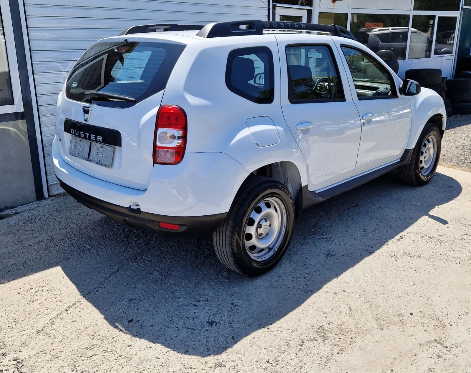 Dacia Duster 1.6i ГАЗ FaceLift - изображение 4