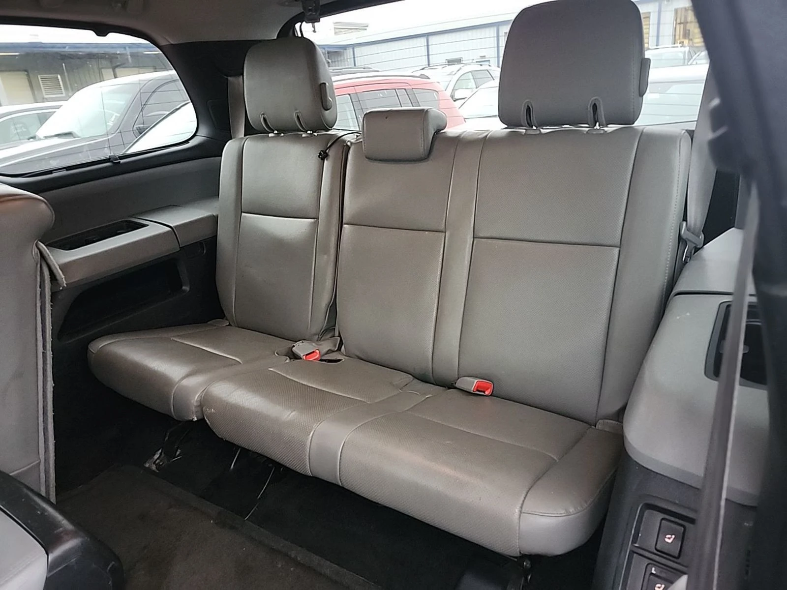 Toyota Sequoia 2014 PLATINUM* 5.7 V8* ОБДУХ* 7МЕСТА* ДИСТРОНИК* J - изображение 10