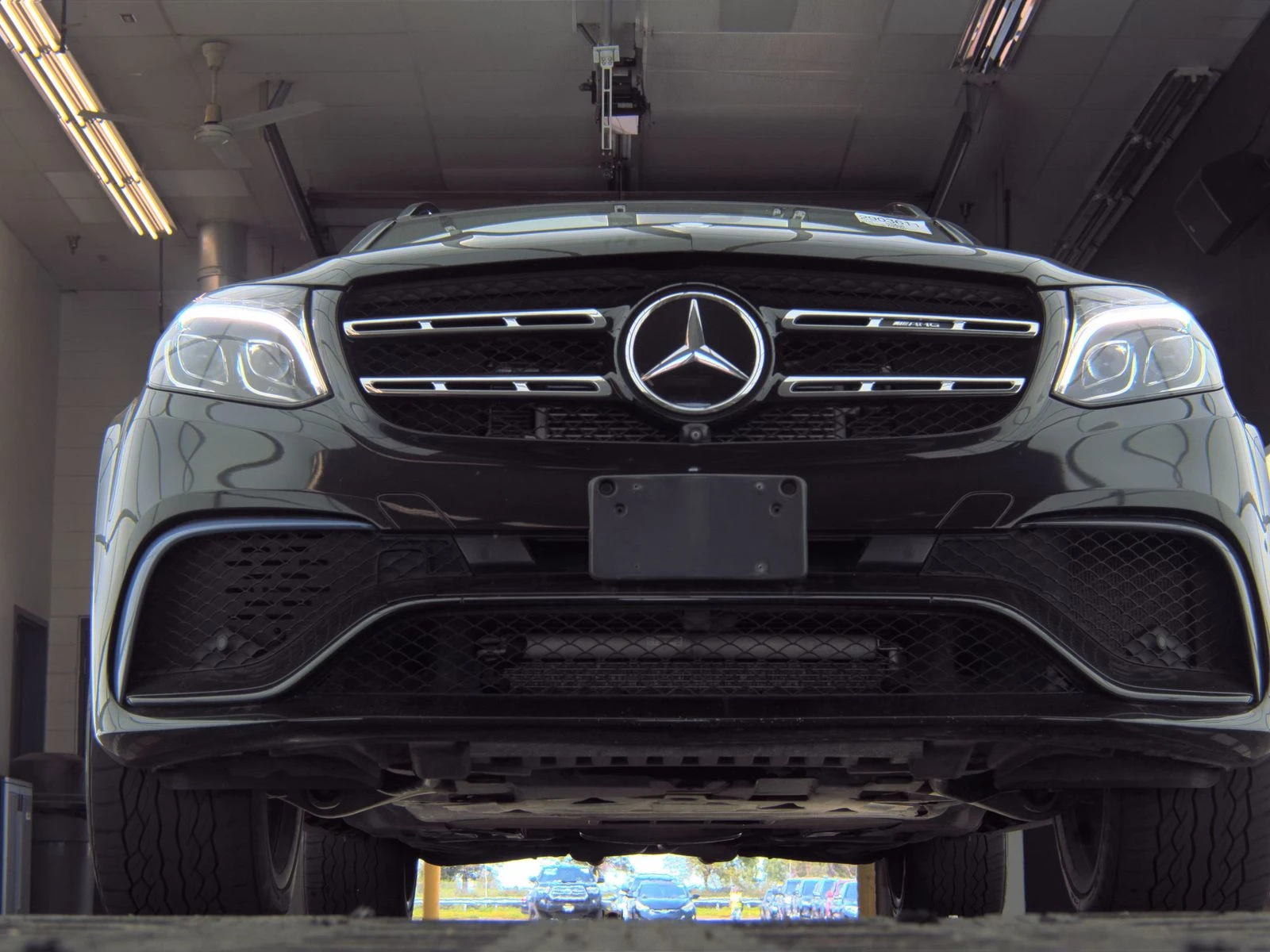 Mercedes-Benz GLS 63 AMG ОБДУХВАНЕ* ДИСТРОНИК* МАСАЖ* 360КАМЕРА* КЕЙЛЕС*  - изображение 5