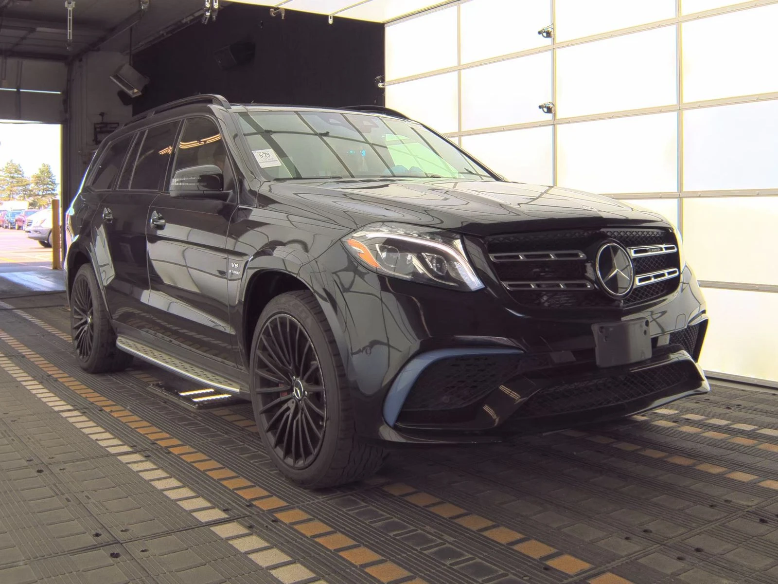 Mercedes-Benz GLS 63 AMG ОБДУХВАНЕ* ДИСТРОНИК* МАСАЖ* 360КАМЕРА* КЕЙЛЕС*  - изображение 3