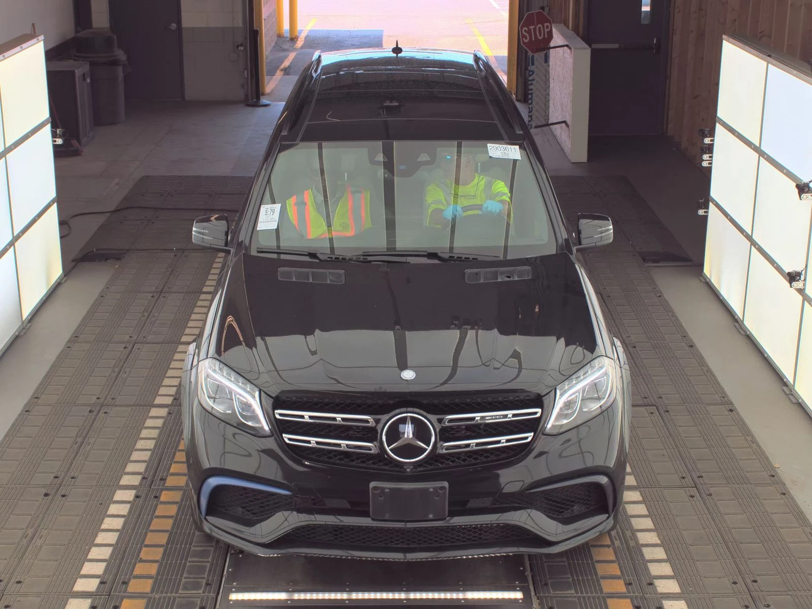 Mercedes-Benz GLS 63 AMG ОБДУХВАНЕ* ДИСТРОНИК* МАСАЖ* 360КАМЕРА* КЕЙЛЕС*  - изображение 7