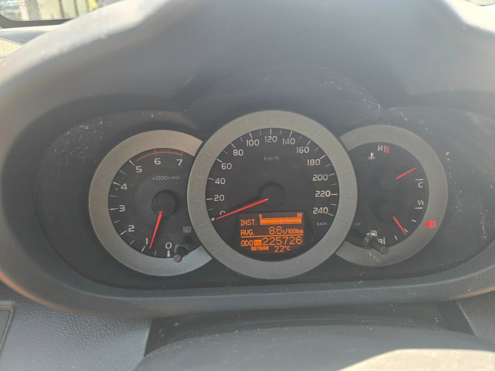 Toyota Rav4 2.2D-4D 4x4 - изображение 6