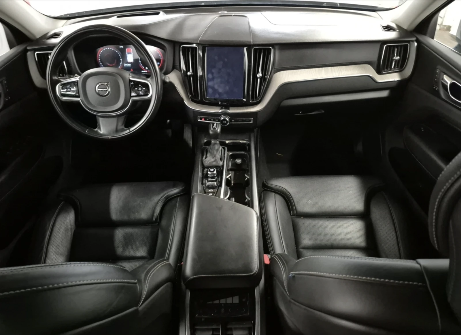 Volvo XC60 INSCRIPTION - изображение 9