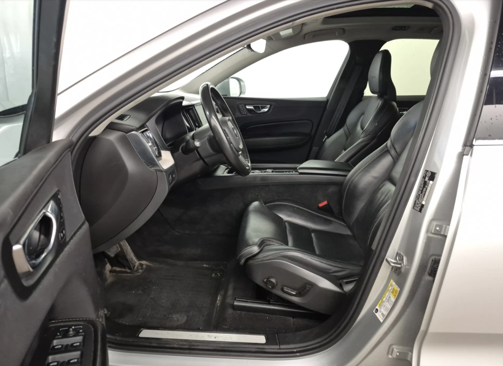 Volvo XC60 INSCRIPTION - изображение 5