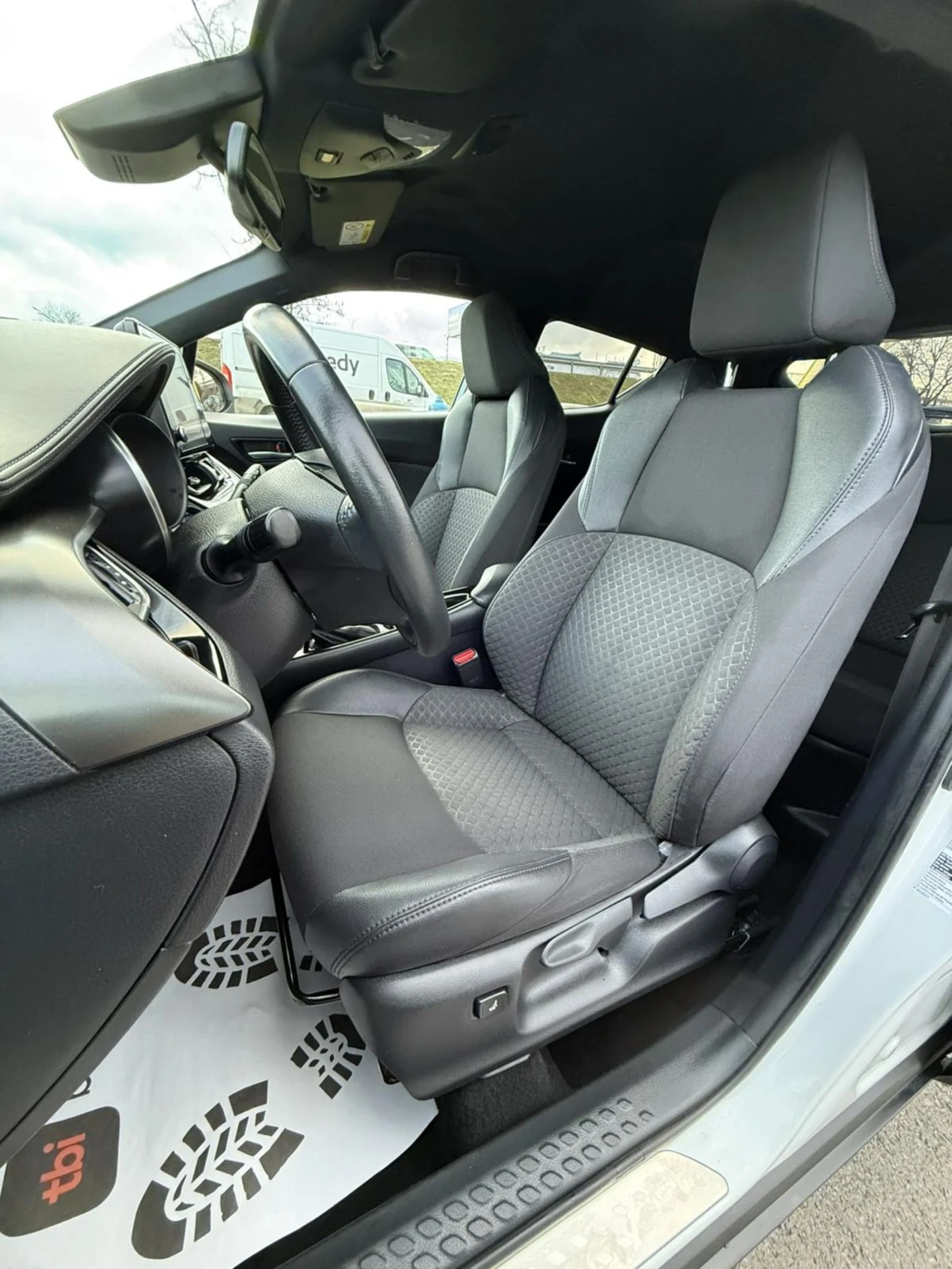 Toyota C-HR 2.0 184�.� HYBRID 88000�� | Mobile.bg � ����������� 8