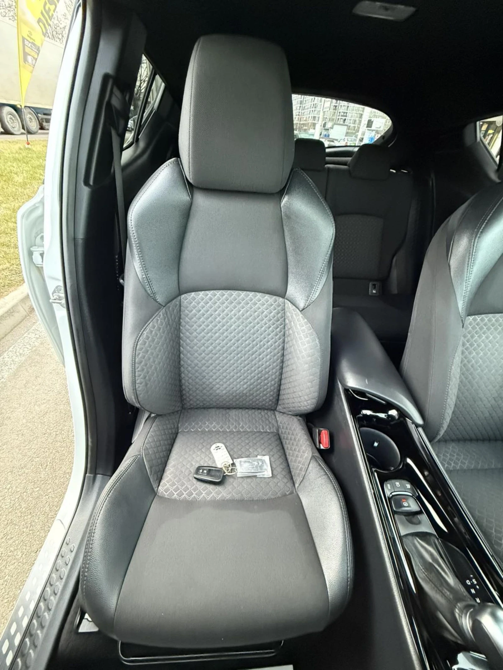 Toyota C-HR 2.0 184�.� HYBRID 88000�� | Mobile.bg � ����������� 9