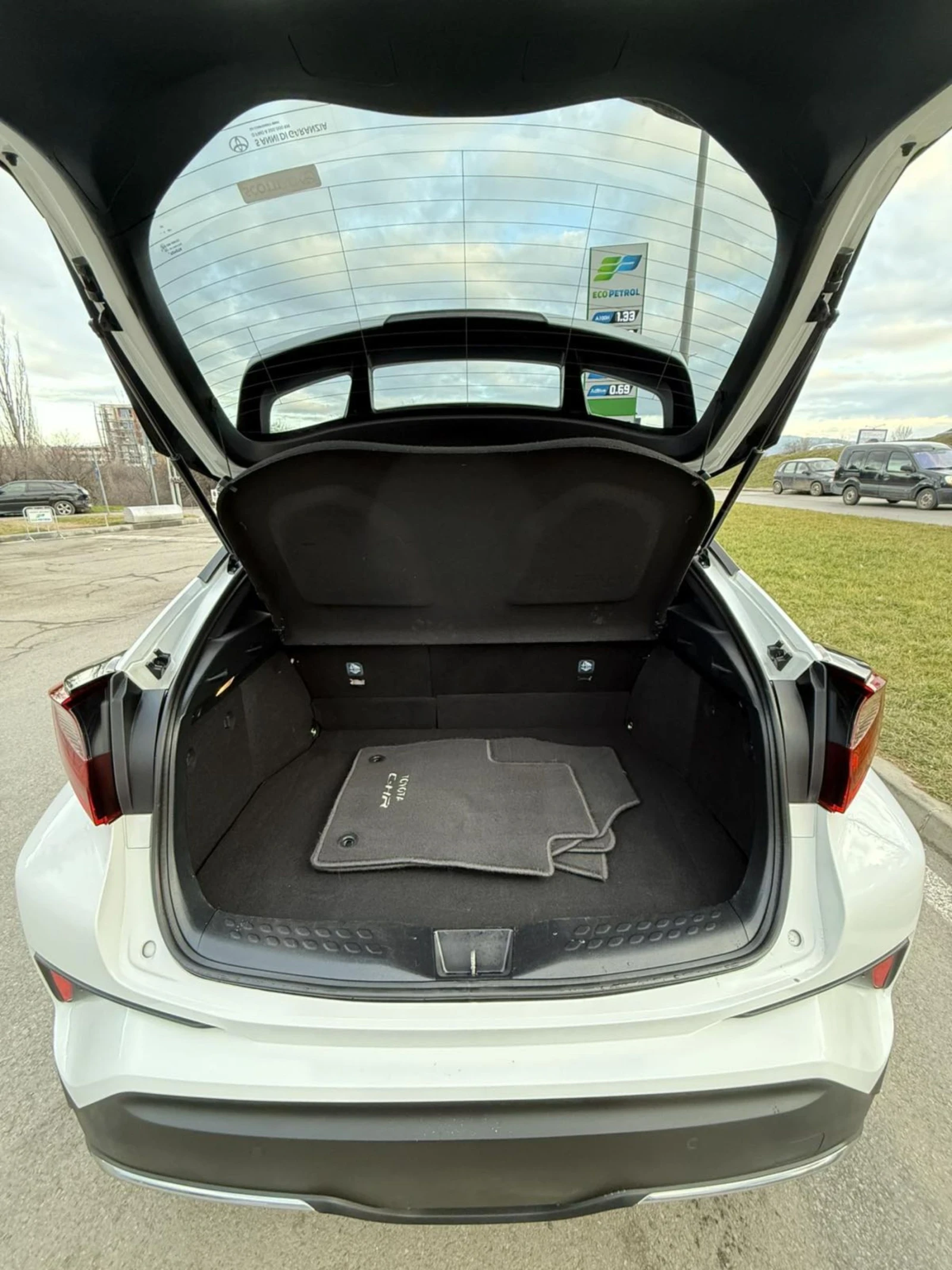 Toyota C-HR 2.0 184�.� HYBRID 88000�� | Mobile.bg � ����������� 14