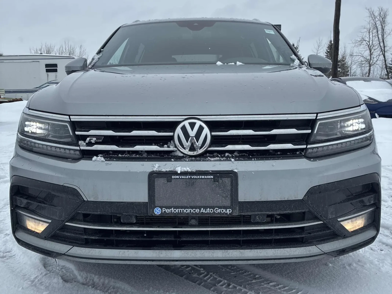 VW Tiguan R* LINE* 4MOTION* ДИГИТАЛНО* ТАБЛО* 360КАМЕРА* ДИС, снимка 4 - Автомобили и джипове - 53923811