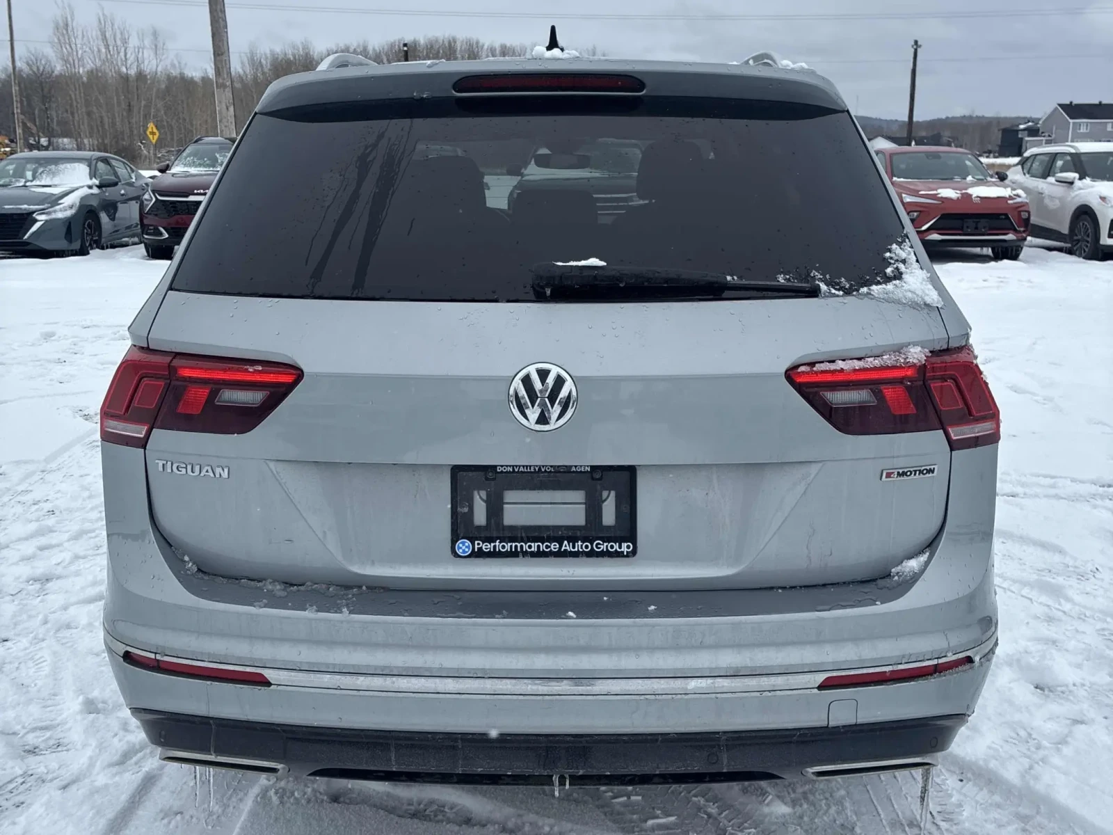 VW Tiguan R* LINE* 4MOTION* ДИГИТАЛНО* ТАБЛО* 360КАМЕРА* ДИС, снимка 5 - Автомобили и джипове - 53923811