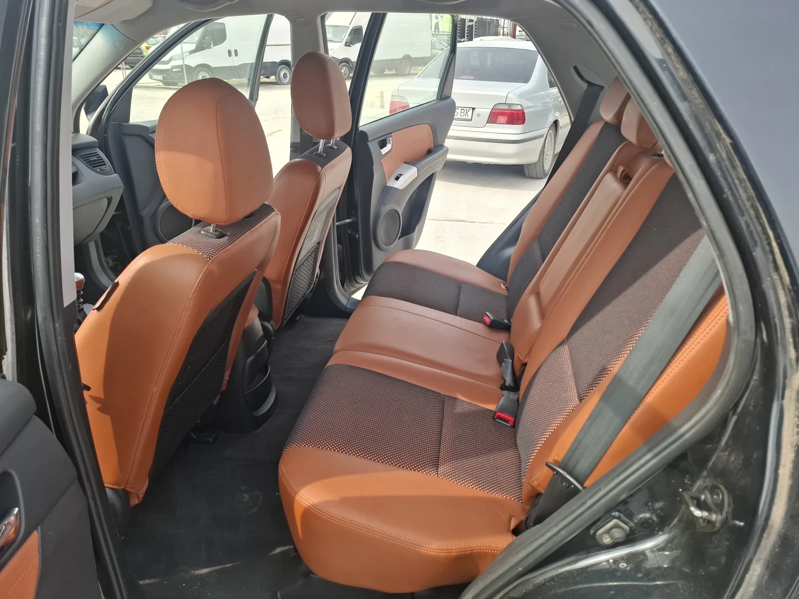 Kia Sportage, снимка 8 - Автомобили и джипове - 53926051