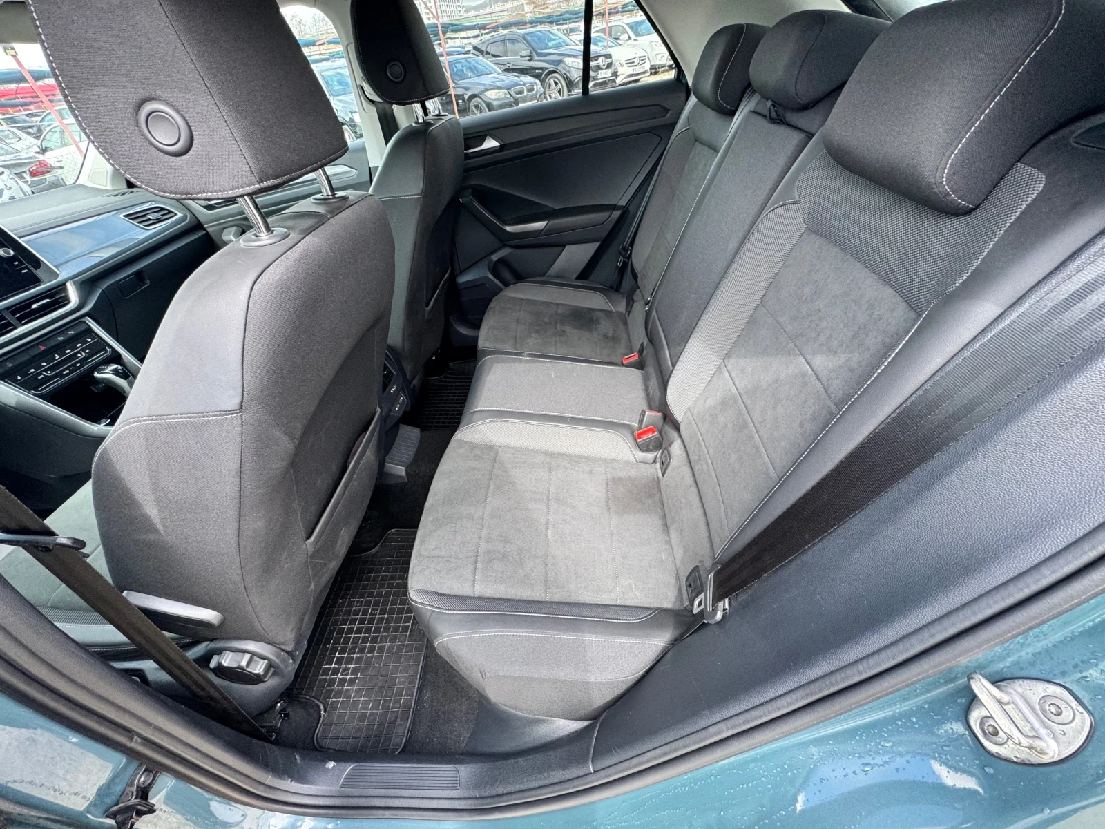 VW T-Roc Benzin гаранционен , снимка 11 - Автомобили и джипове - 54005342