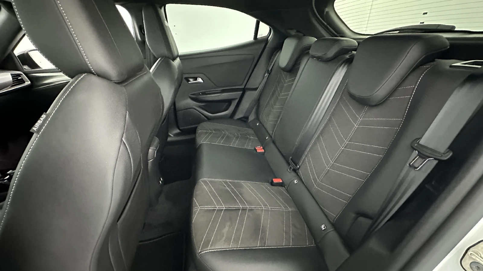 Opel Mokka e Ultimate , снимка 13 - Автомобили и джипове - 54144071