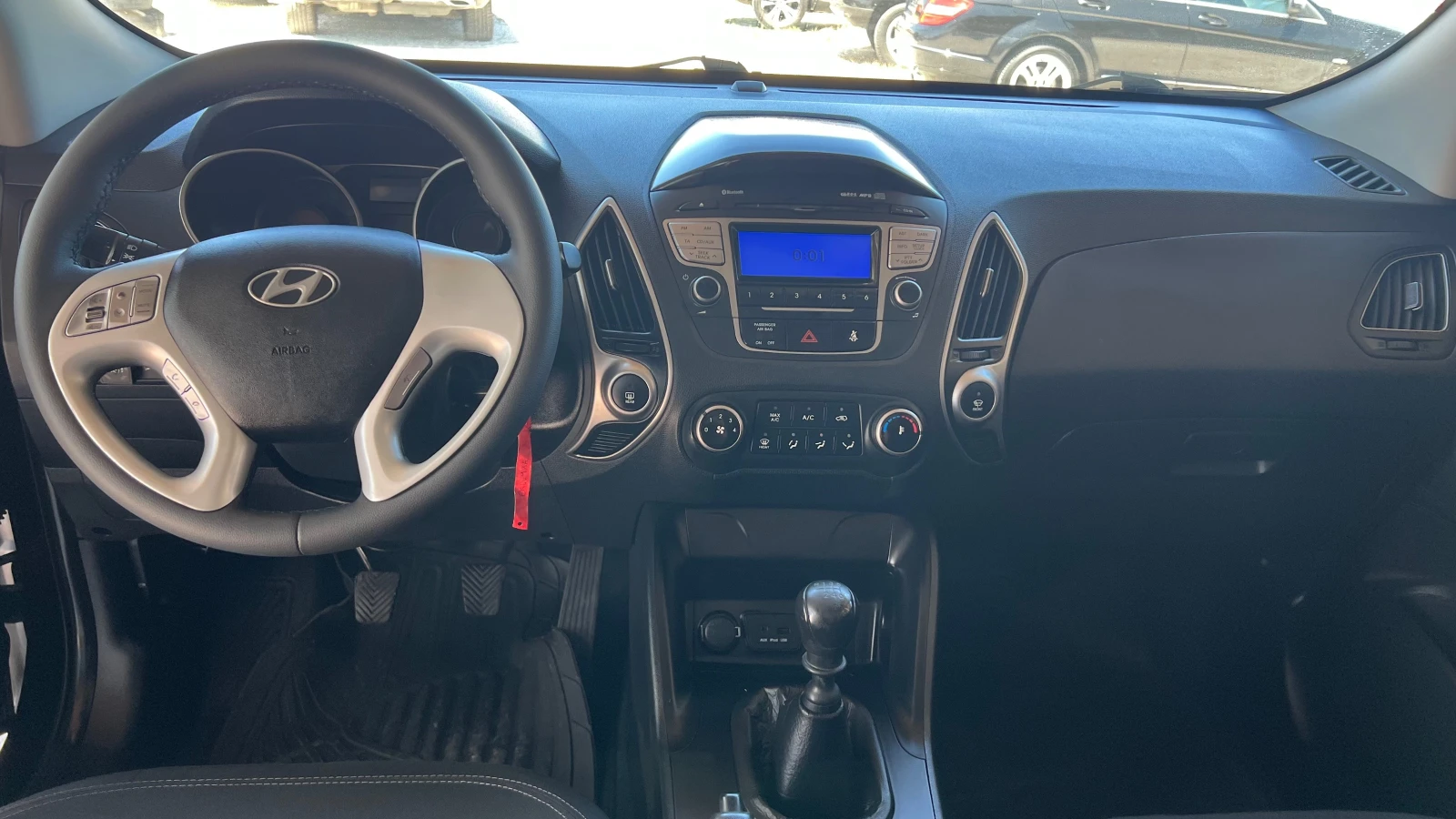 Hyundai IX35 1.6i бензин-газ, снимка 13 - Автомобили и джипове - 54917813