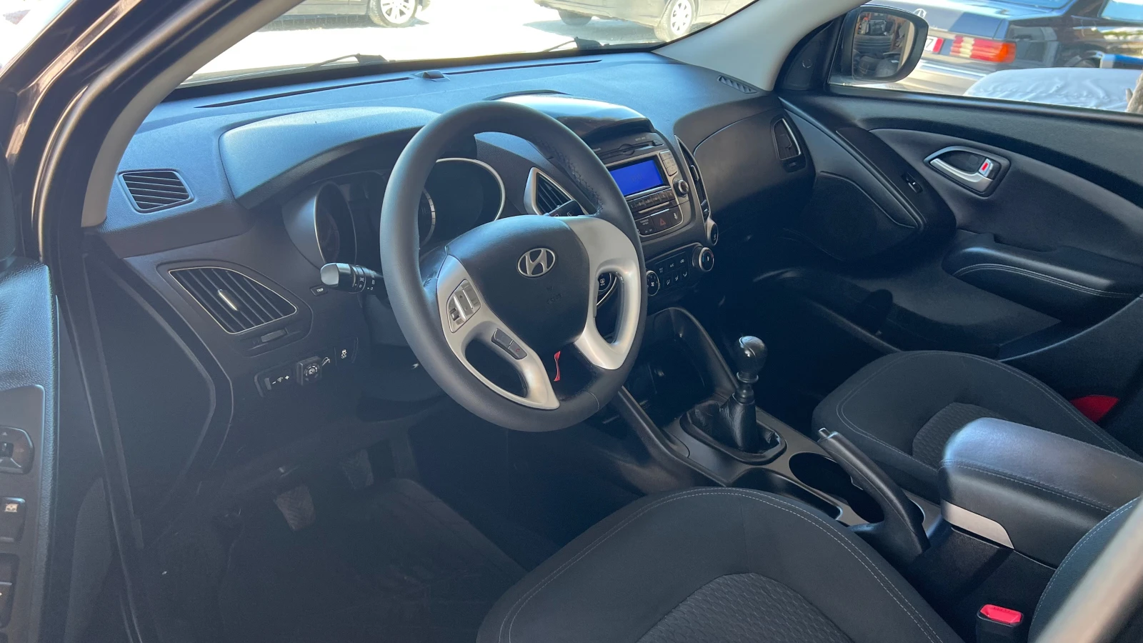 Hyundai IX35 1.6i бензин-газ, снимка 12 - Автомобили и джипове - 54917813