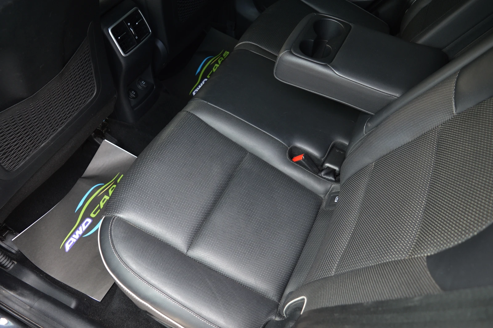 Kia Sportage 1.6 T-GDi GT-Line AWD - ШВЕЙЦАРИЯ, снимка 10 - Автомобили и джипове - 54953471