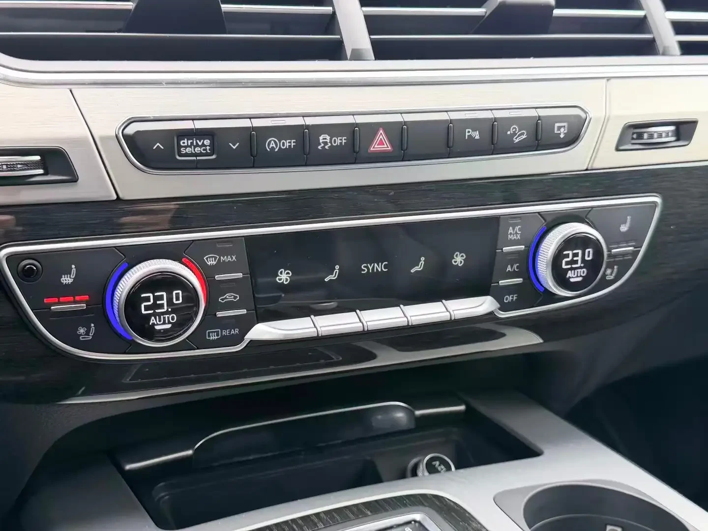 Audi Q7 3.0T* MATRIX* S* LINE* ОБДУХВАНЕ* LANE* ASSIST* ПА, снимка 10 - Автомобили и джипове - 55033115