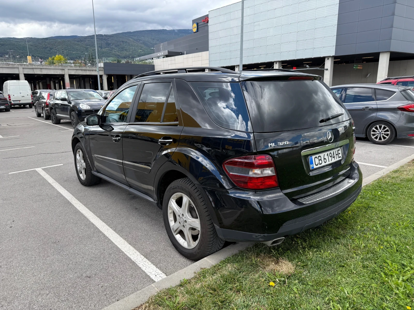 Mercedes-Benz ML 320, снимка 4 - Автомобили и джипове - 56243672