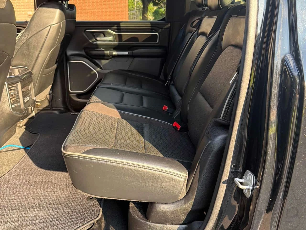 Dodge RAM 1500 * Laramie * CARFAX * ВЪЗДУХ , снимка 10 - Автомобили и джипове - 56329778