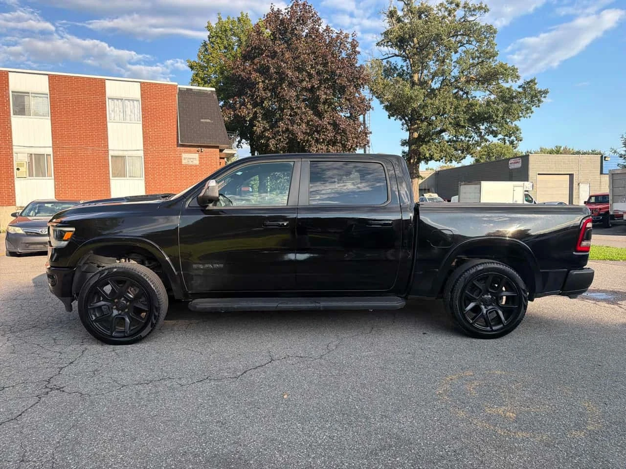 Dodge RAM 1500 * Laramie * CARFAX * ВЪЗДУХ , снимка 2 - Автомобили и джипове - 56329778