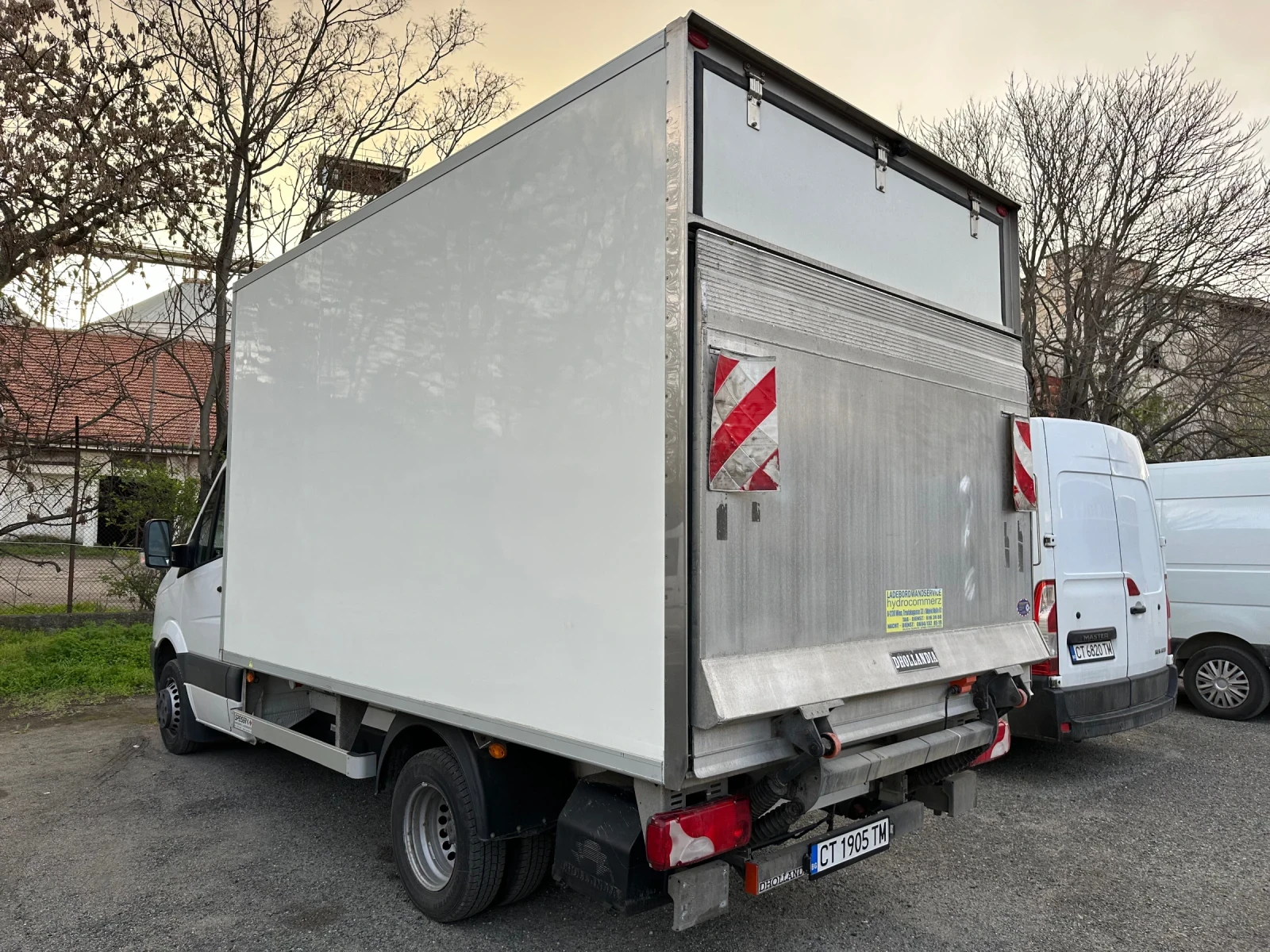 VW Crafter Падащ Борд + Извод за ток - изображение 4