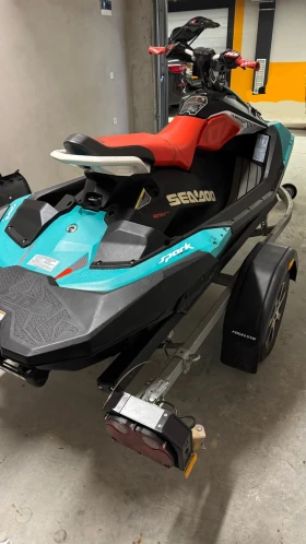 Джет Bombardier Sea Doo Spark Trixx 3Up 2017, снимка 3