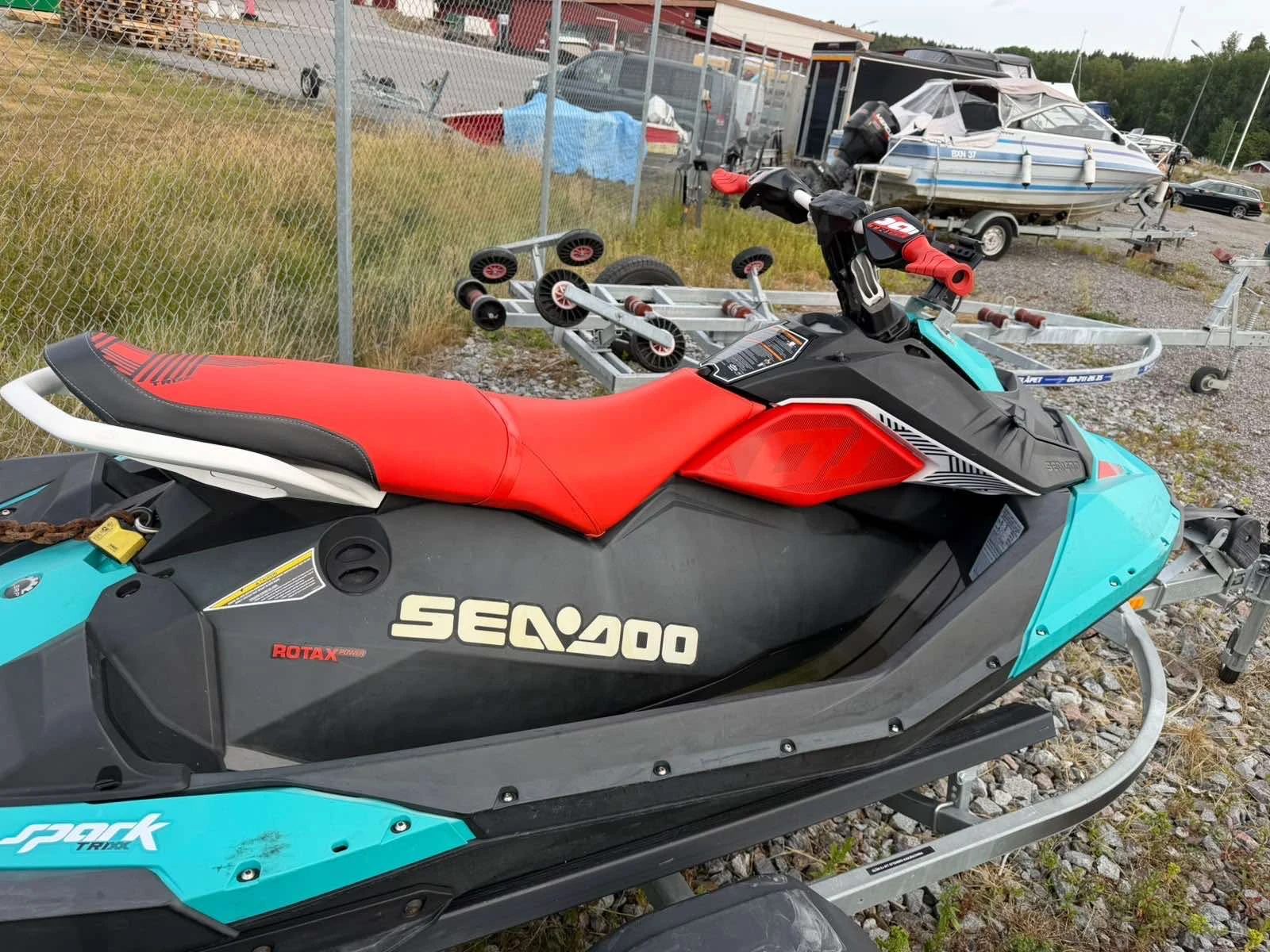 Джет Bombardier Sea Doo Spark Trixx 2 Up 2017, снимка 4 - Воден транспорт - 55902205