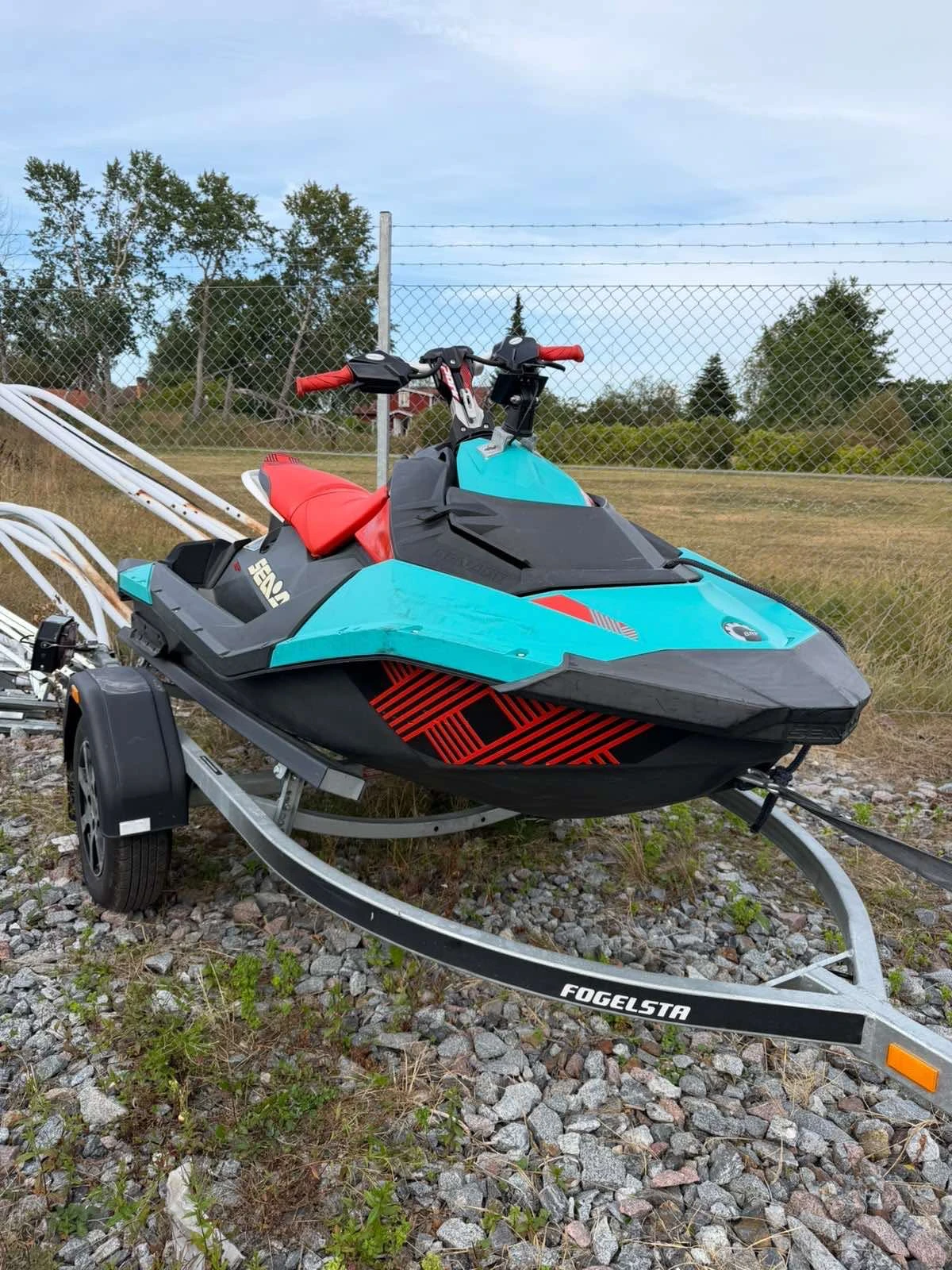 Джет Bombardier Sea Doo Spark Trixx 2 Up 2017