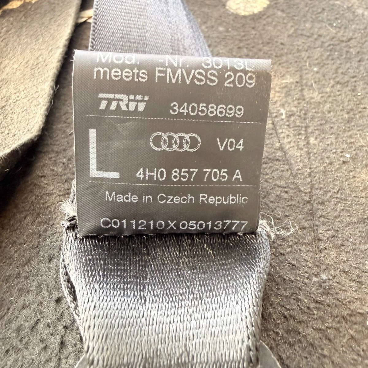 Ляв предпазен колан с ел мотор за Audi A8 D4 4H0857705A-1144