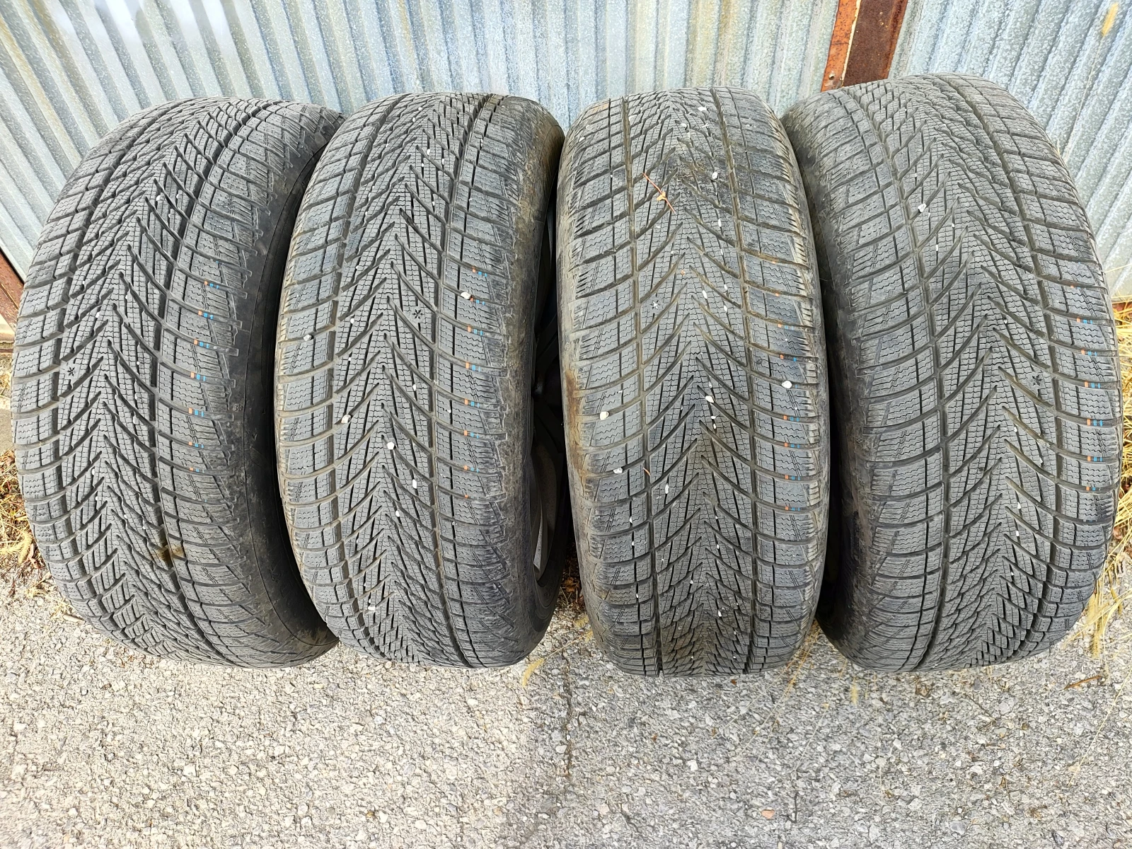 Гуми с джанти Goodyear 225/55R17, снимка 2 - Гуми и джанти - 56138874