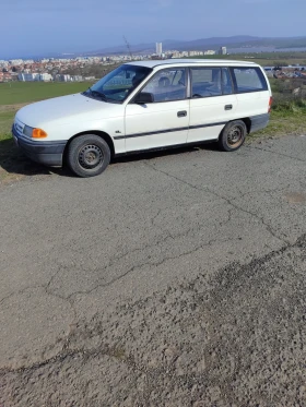 Opel Astra, снимка 1
