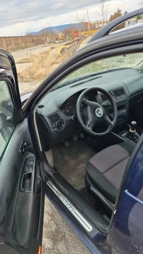 VW Golf - 1700 € / 3324.91 лв. - 71794302 7