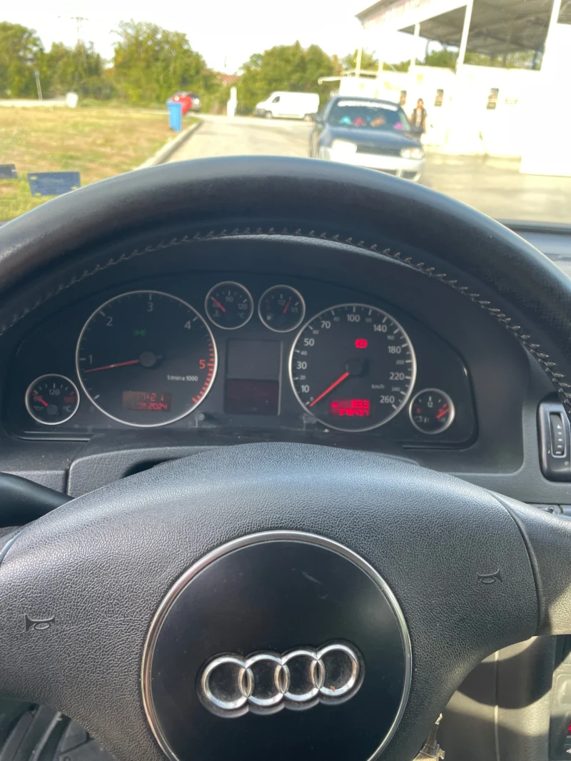 Audi A6 2.5 TDI, снимка 4 - Автомобили и джипове - 47248885