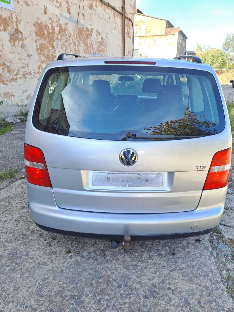 VW Touran, снимка 5 - Автомобили и джипове - 47719814