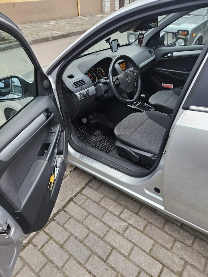 Opel Astra 1.6, снимка 6 - Автомобили и джипове - 47916878