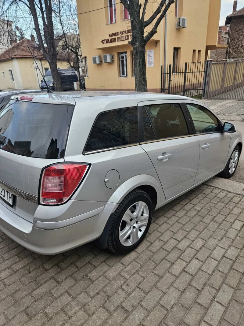 Opel Astra 1.6, снимка 4 - Автомобили и джипове - 47916878