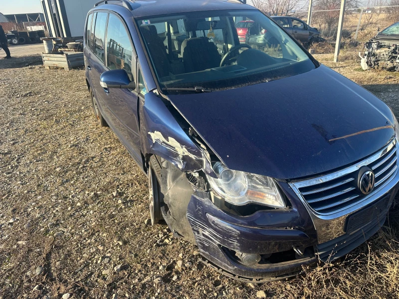 VW Touran 2.0 TDI, снимка 3 - Автомобили и джипове - 48613066