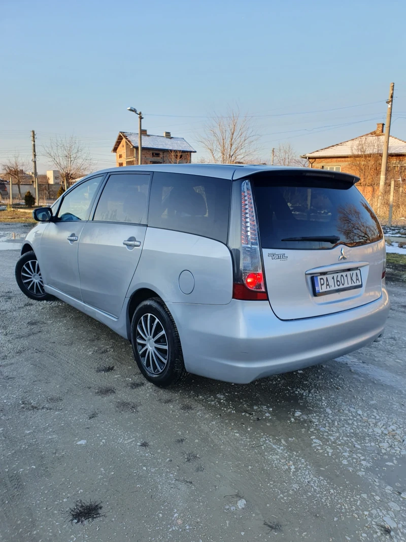 Mitsubishi Grandis 2.4 бензин, снимка 2 - Автомобили и джипове - 48774588