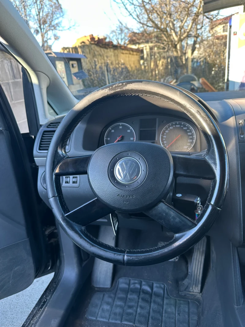 VW Touran, снимка 10 - Автомобили и джипове - 49378466