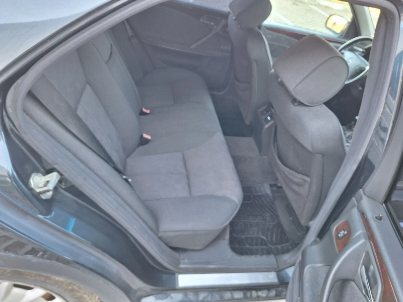 Mercedes-Benz E 220, снимка 6 - Автомобили и джипове - 52476823