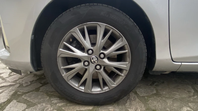 Toyota Yaris 1.5, снимка 5 - Автомобили и джипове - 52711531