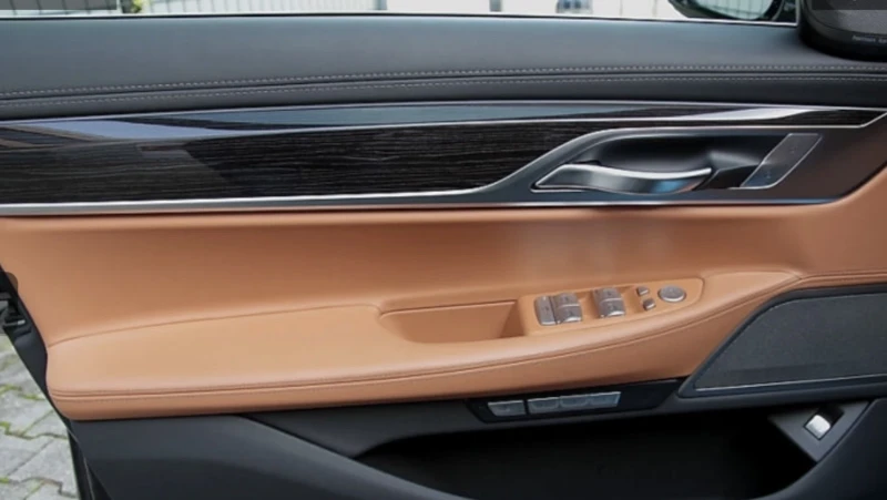 BMW 740 xDrive Sedan, M Sport pack age, Laserlight, снимка 11 - Автомобили и джипове - 52733307