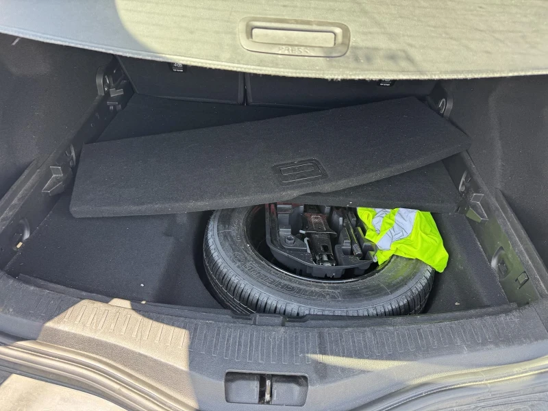 Renault Megane 1.5DCI , снимка 8 - Автомобили и джипове - 53050518