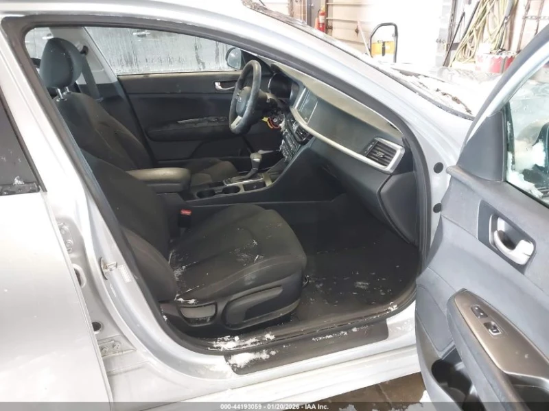 Kia Optima 2.4l Lx, снимка 5 - Автомобили и джипове - 53597912