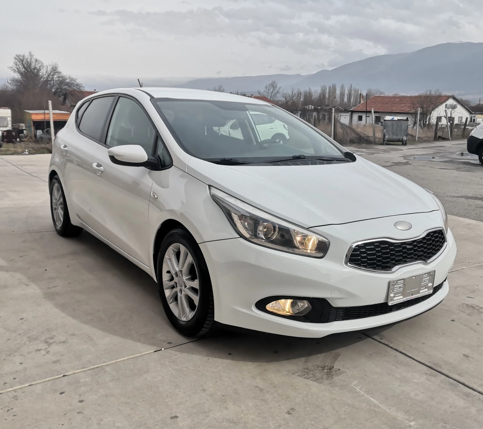 Kia Ceed 1.4 бензин газ - изображение 2