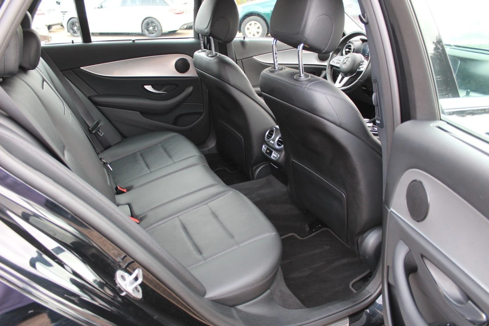 Mercedes-Benz E 350 286HP/HUD/AMBI/CAM/ACC/LED/534v - изображение 10