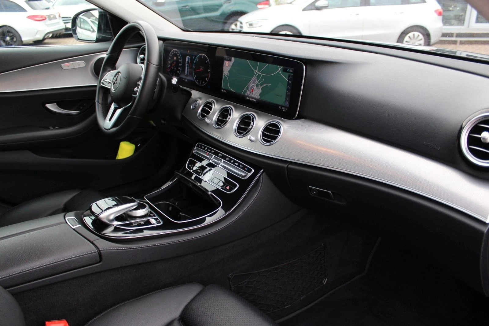 Mercedes-Benz E 350 286HP/HUD/AMBI/CAM/ACC/LED/534v - изображение 8